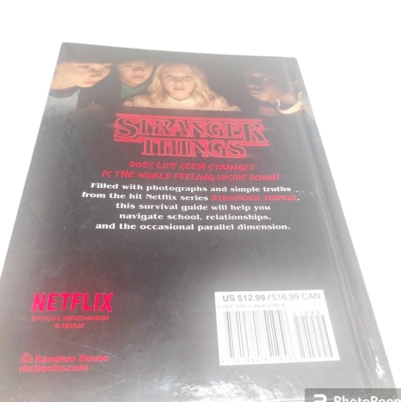 Funko Pop Eleven and‎ Stranger Things book - Picture 5 of 5